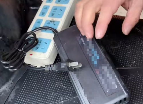 給電動車充電，10個人9個錯，難怪騎不遠(yuǎn)，電瓶不耐用